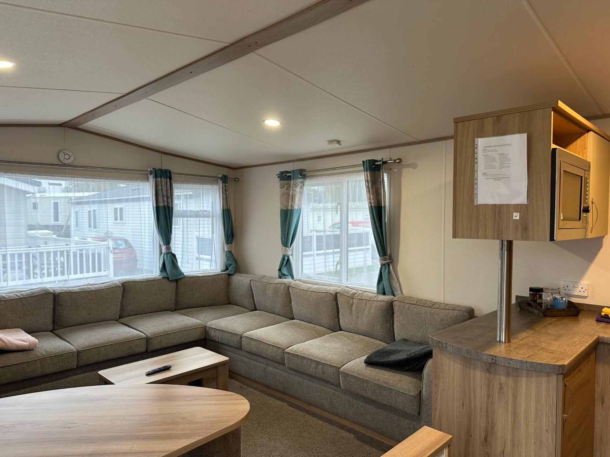 Felixstowe Chimo Caravan 8 Sleeps 5 Min To Beach Exterior photo